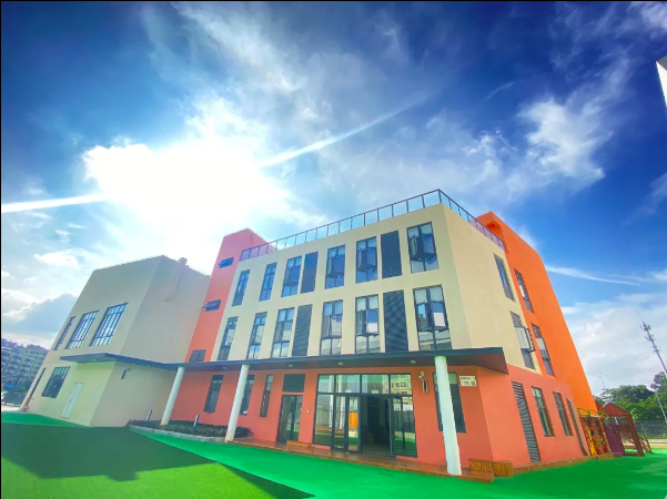 深圳市龙华区第三外国语学校附属观城苑幼儿园位于龙华区观湖街道环观