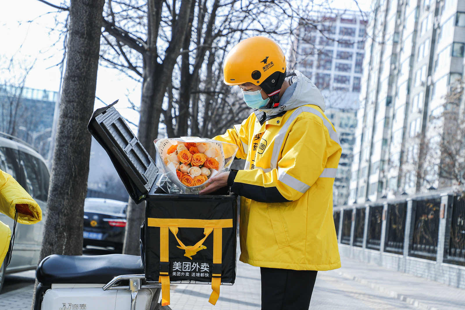 美团闪购鲜花订单同比增长近3倍深圳人情人节最爱送鲜花和数码产品
