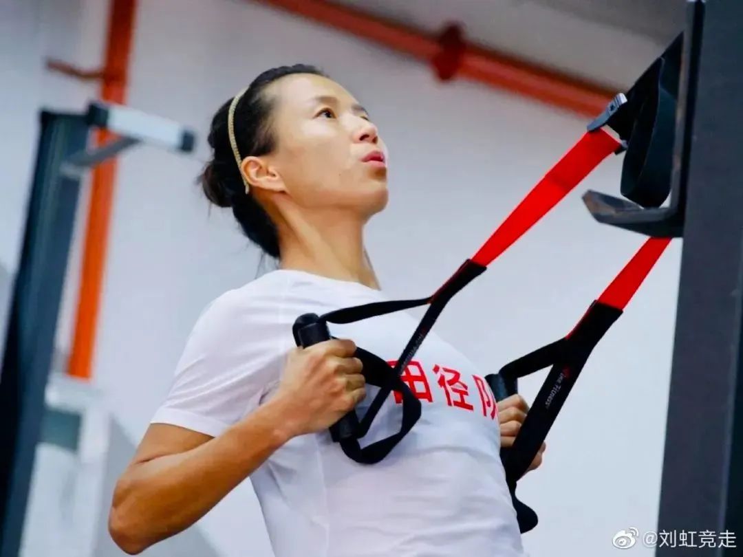 刷新女子35公里竞走亚洲纪录，35岁的刘虹依然在突破自我_体育 _ 文汇网