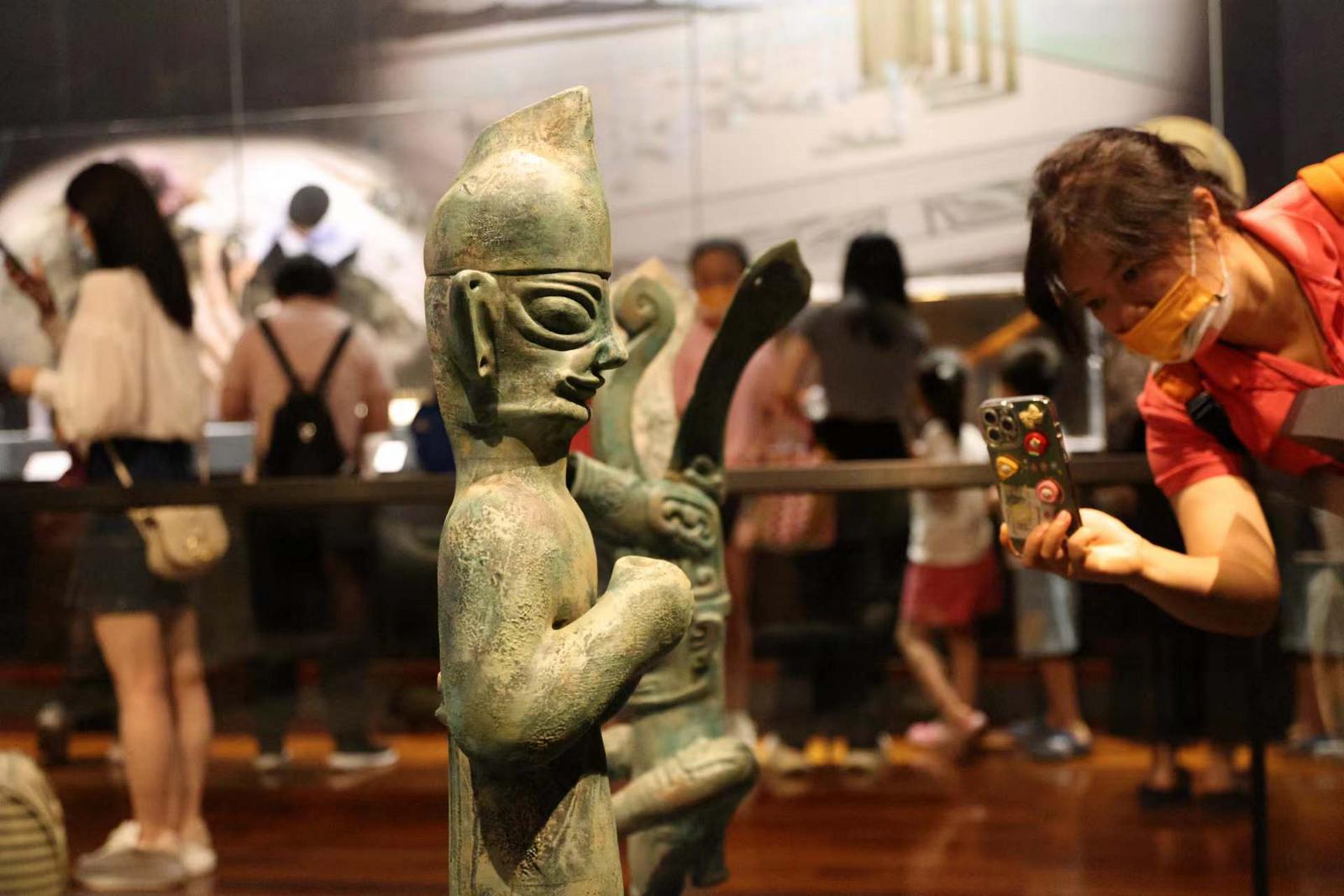 三星堆来深圳博物馆了开展首日人山人海三星堆之谜有了深圳解法