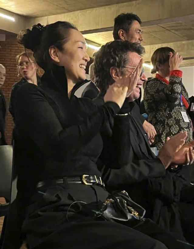 马克龙访华为何带上巩俐夫妇？二人是中法文化交流的见证者