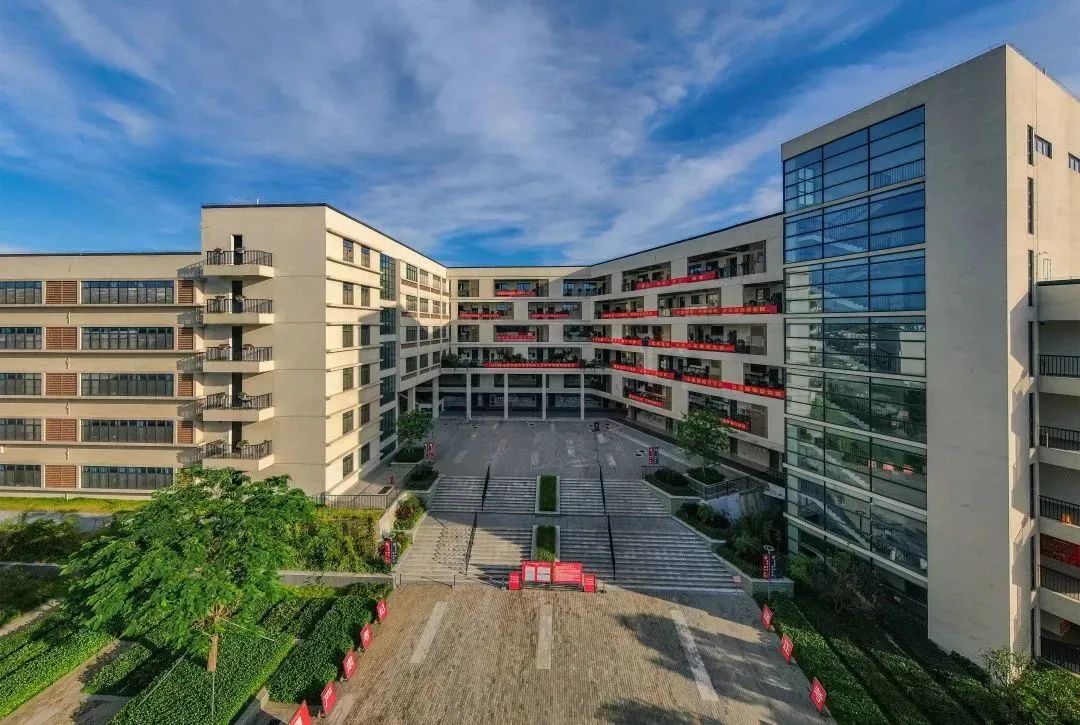 关注人大附中深圳学校开放日来了4月22日约定您全市免费接送