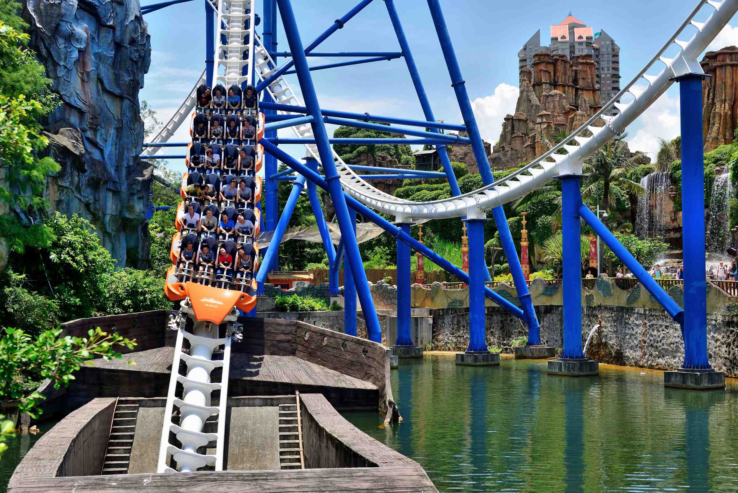 五一假期深圳欢乐谷25周年红人盛典激情启幕