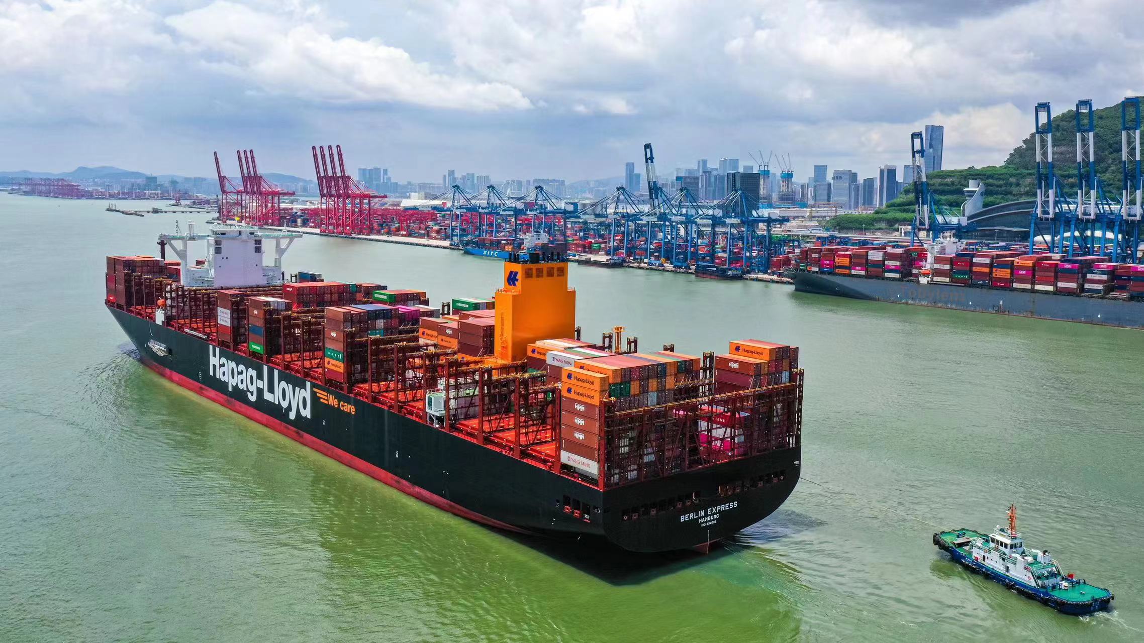 先锋快报深圳铜鼓航道成功实现20万吨级集装箱船舶夜航试运行