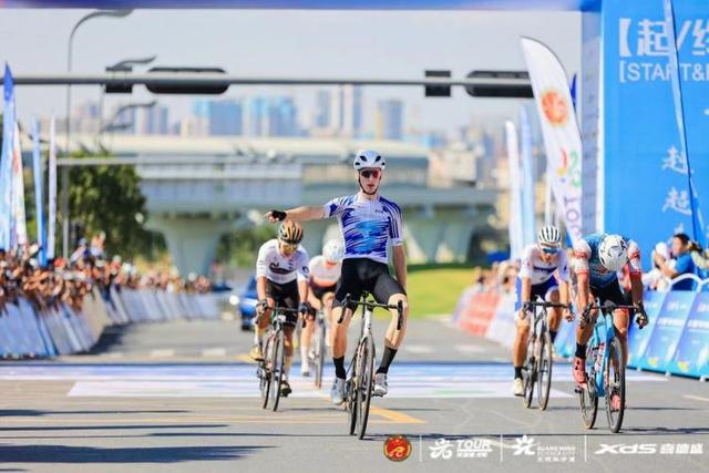 2023喜德盛杯环深圳光明国际公路自行车赛举行