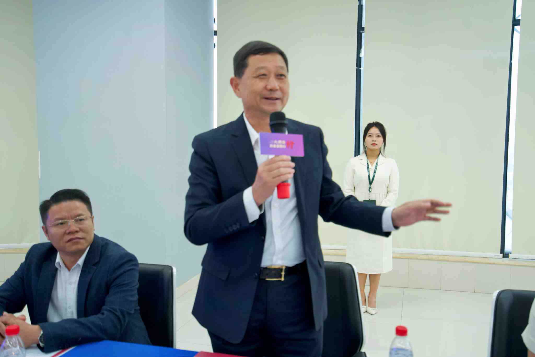 惠州大亚湾区外语实验学校党支部书记韩道林惠州大亚湾区外语实验学校