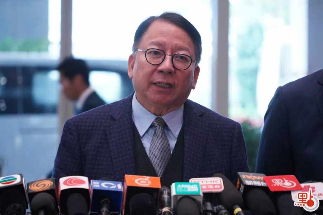 到香港国安法立法后,国家安全才得以保障,香港社会恢复正常.