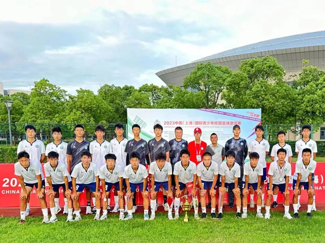 入选国家集训队祝贺翠园中学3名足球小将