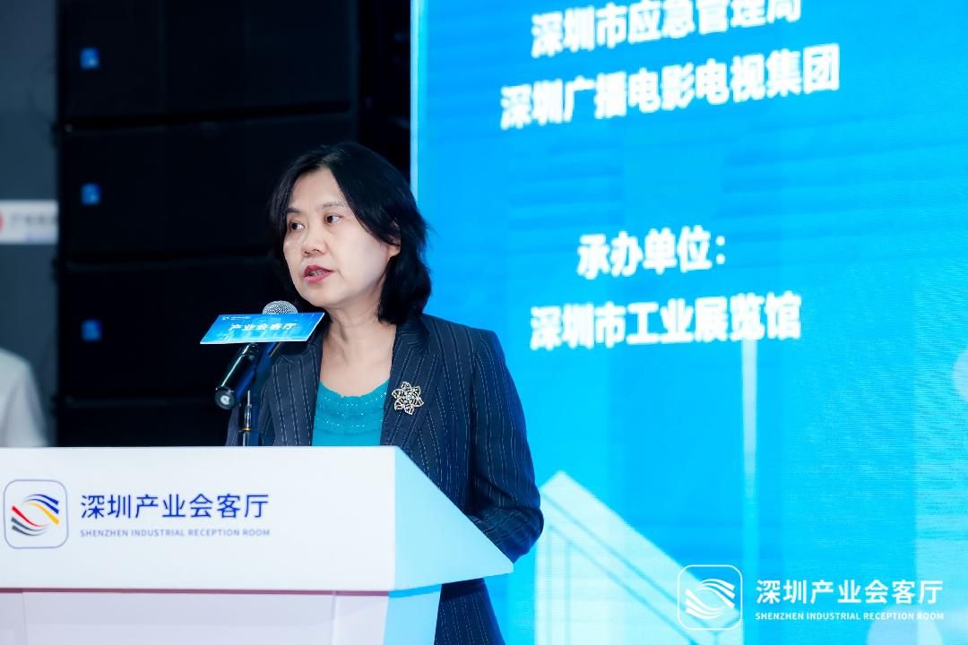 郑璇在致辞中表示,市工业和信息化局将积极协助推动产业促安,持续提升