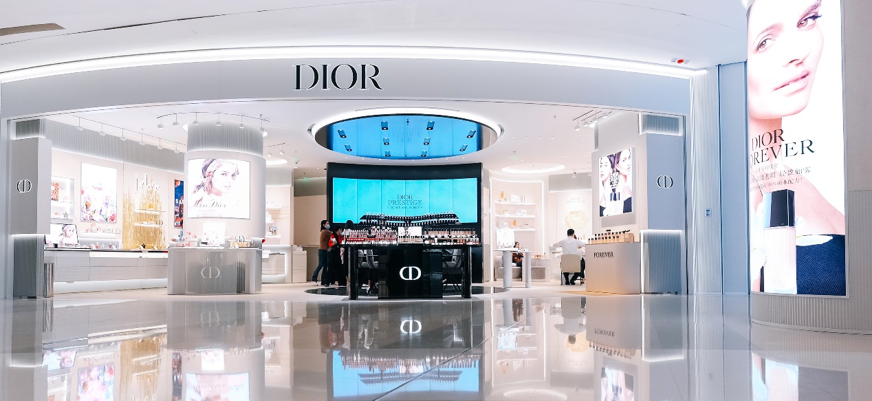 深圳东部首家dior香氛彩妆概念精品店亮相龙岗万科广场