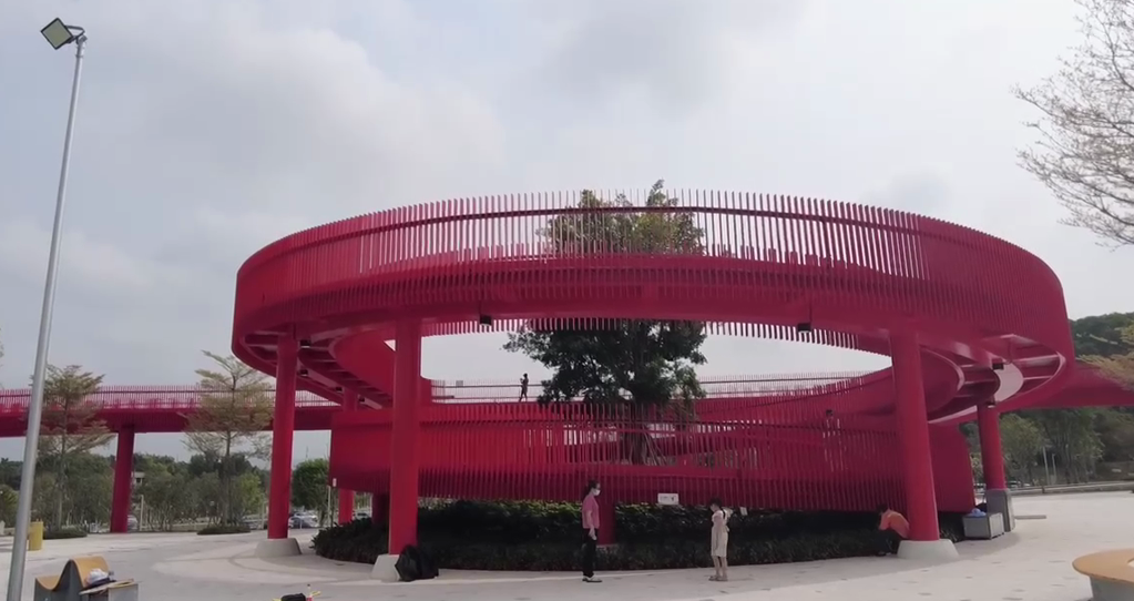 春风吹舞红飘带光明虹桥公园恢复开放