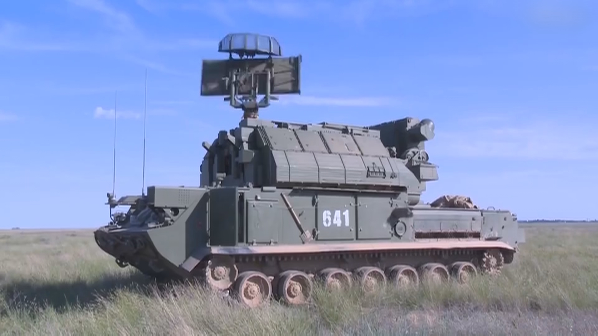 Here's why Russian tanks keep getting their turrets blown off in Ukraine