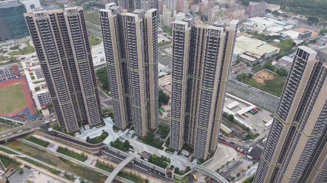 据了解,凤凰英荟城项目,位于光明区凤凰街道科裕路和光侨路交汇处